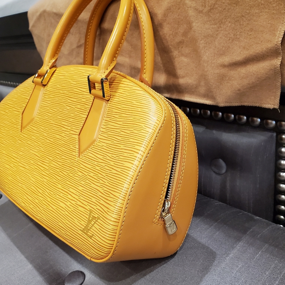 Louis Vuitton -- EPI Bag with Handle - Picture 2 of 9